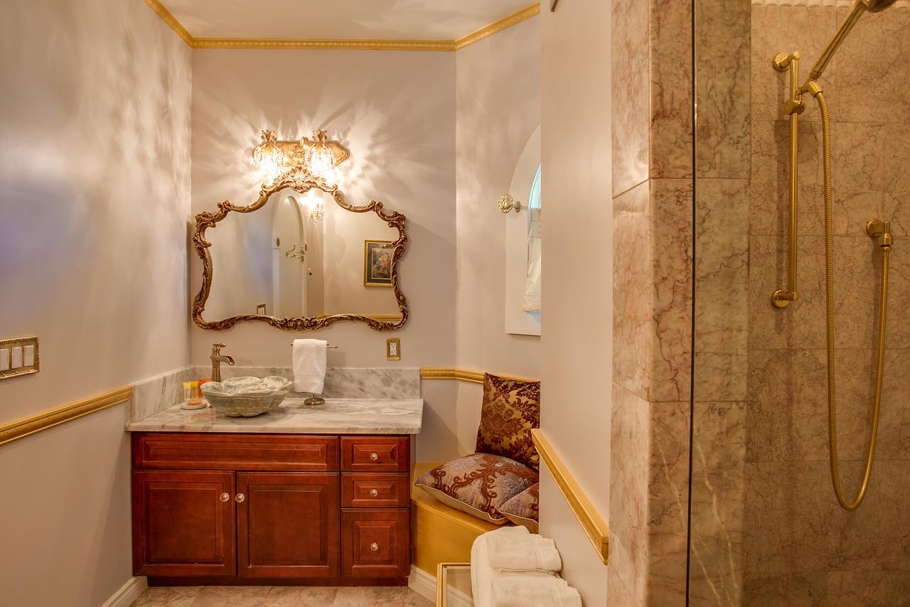Storybook Riverside Inn Лівенворт Екстер'єр фото